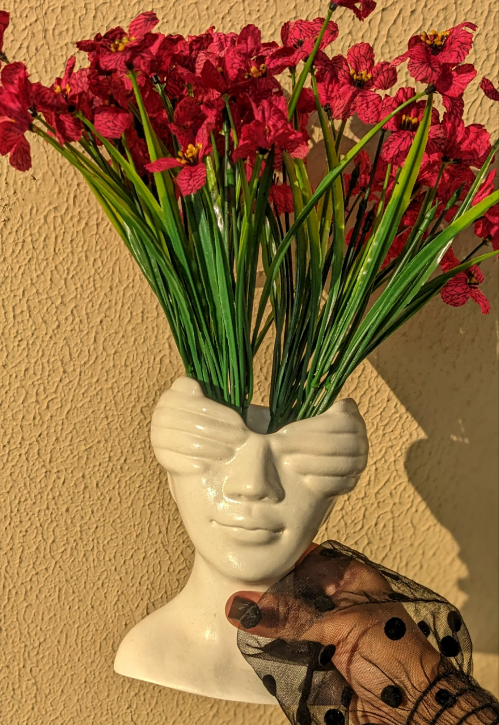 Blindfolded Lady Pot