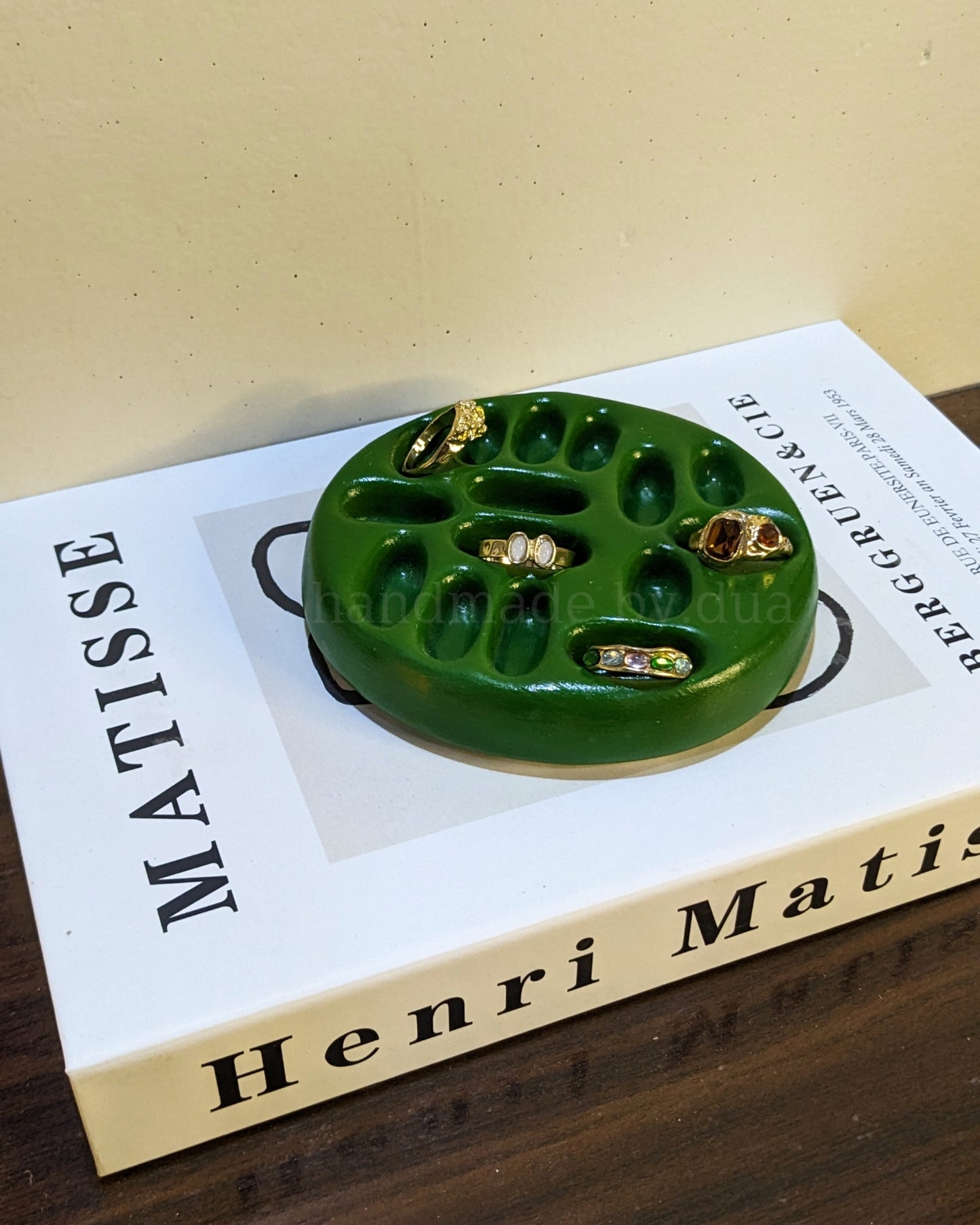 "Peblo Ring Holder"