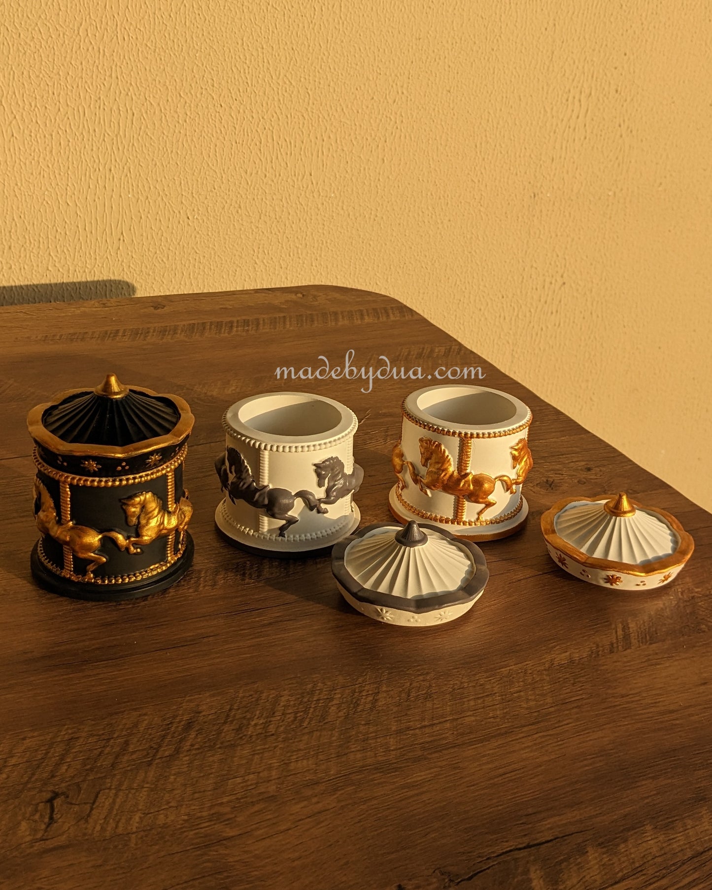 Carousel Pot