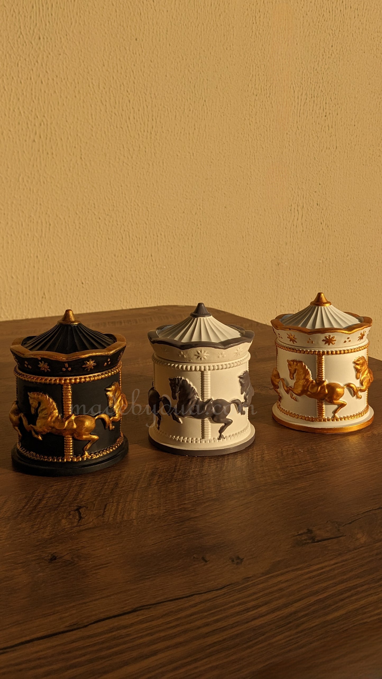 Carousel Pot