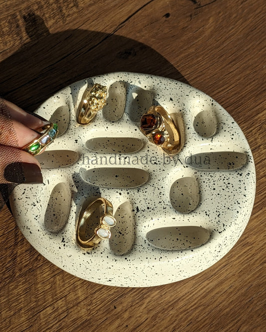 "Peblo Ring Holder"
